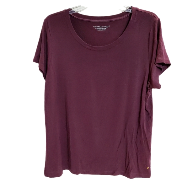 Victoria's Secret T-shirt - Picture 1 of 5